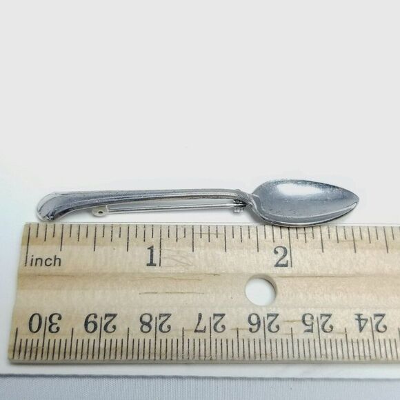 Vintage Little Teaspoon Spoon Shape Brooch Lapel Pin, Silver Tone PAT 2066962 - Picture 5 of 7